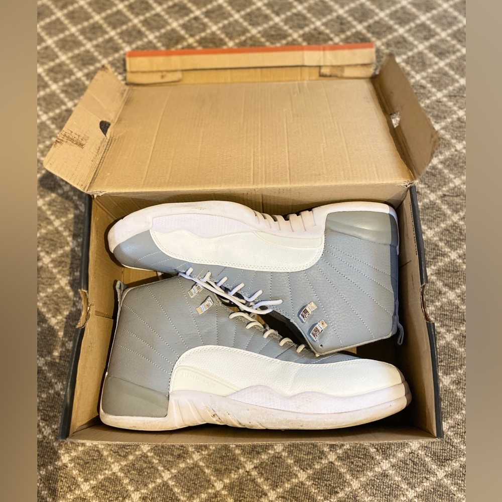 Men’s Nike Jordan’s, size 11. Used but with the box